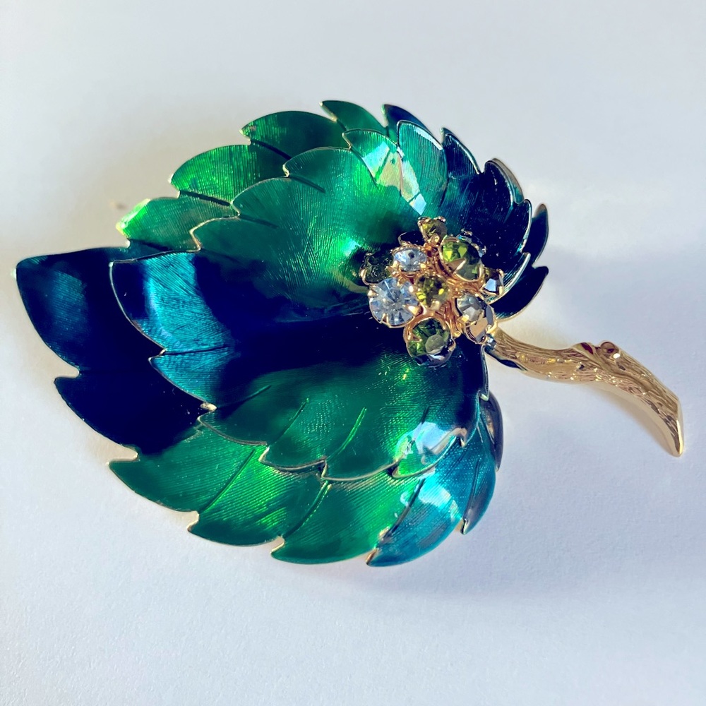 Beautiful Vintage Weiss Enameled Blue/Green and Rhinestone Brooch.